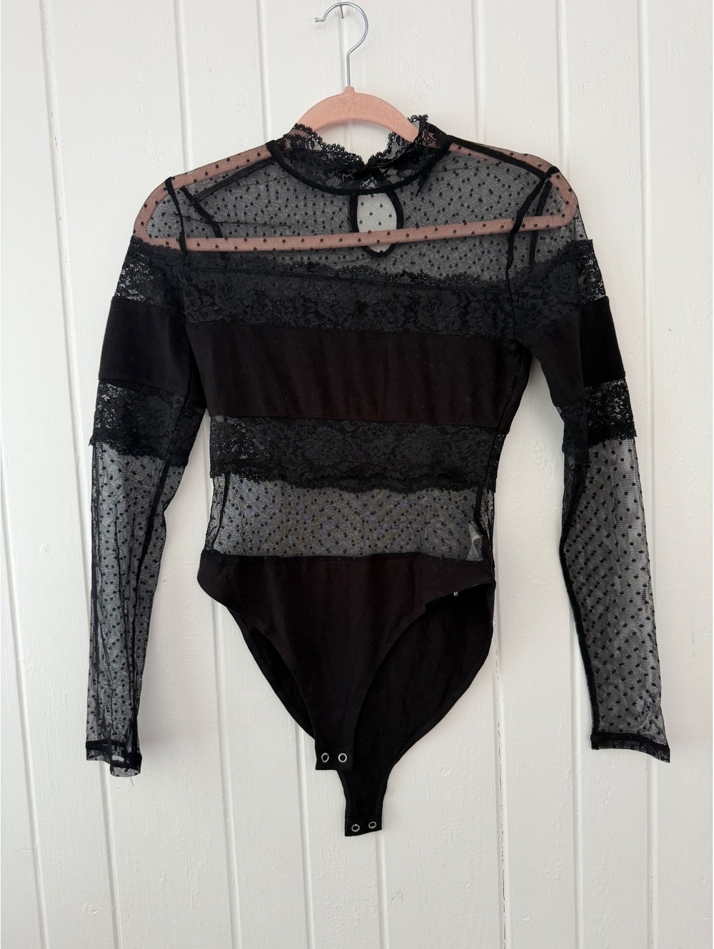Forever 21 Women's Black Sheer Lace Long Sleeve Bodysuit Size Medium